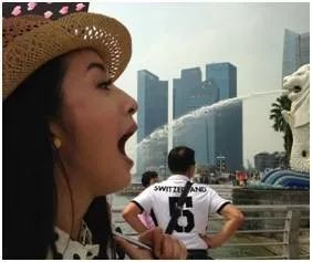 坐落于滨海的鱼尾狮大概是名气最大的一只鱼尾狮。图 via 网络