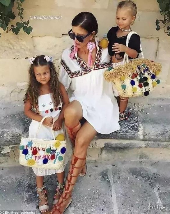 你能看出她快50了吗?奶奶级的火辣美人堪称岁月宠儿