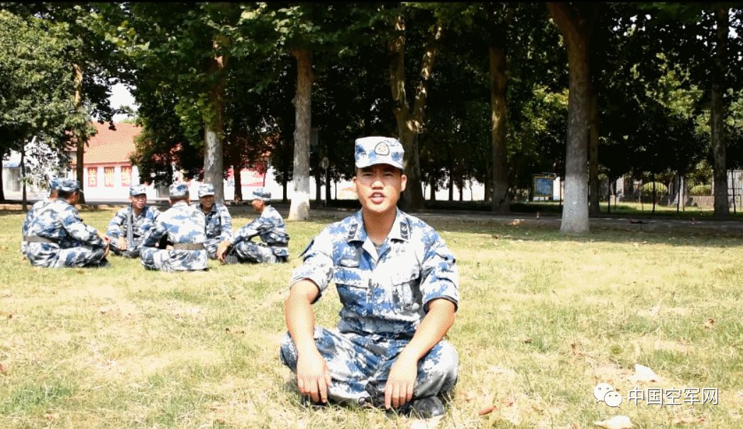 全景记录,还原一个最真实的新兵连