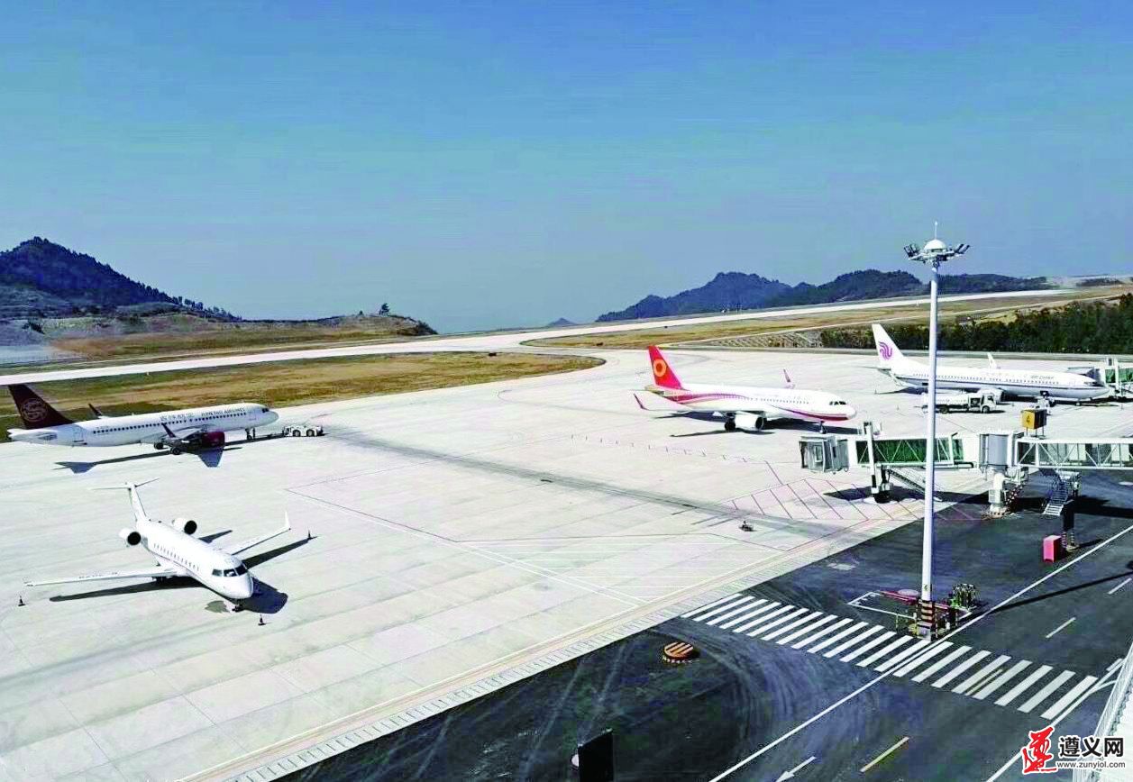 现在坐飞机燃油费和机场建设费是多少?求详解