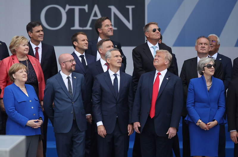  图为特朗普在北约峰会期间与各国领导人合照。（来源：Getty）