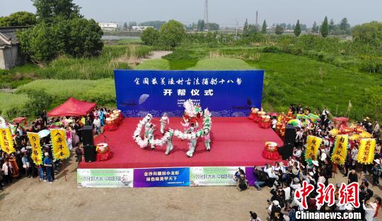 江苏里下河地区古镇沙沟上演古法捕钓十八帮