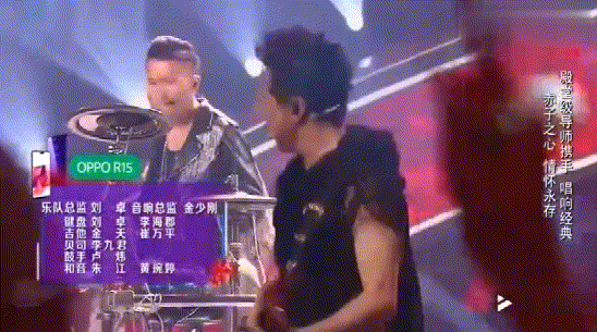 《好声音》首播,哈林还是熟悉的味道,李健一本正经的段子获好评