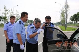 男子打赏女主播30万 挥霍完钱后割伤自己谎称被抢