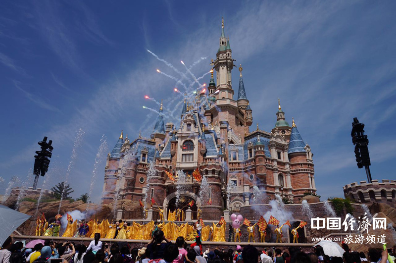 资料图：上海迪士尼城堡 经济日报-中国经济网记者 叶玮摄影 