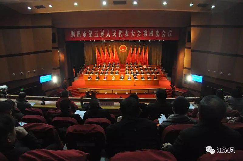 【小风跑两会】点赞政府工作报告 荆州明天会