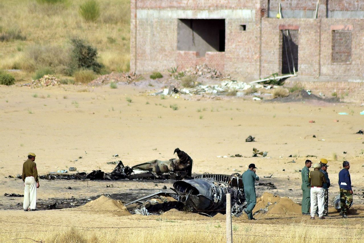 印度一架米格21战机坠毁 这次是自己摔的