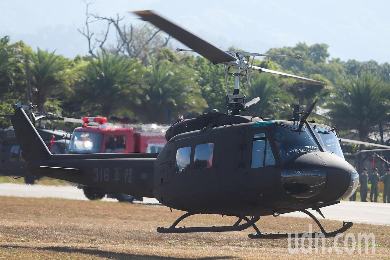  台军UH-1H直升机 图自台湾“联合新闻网”