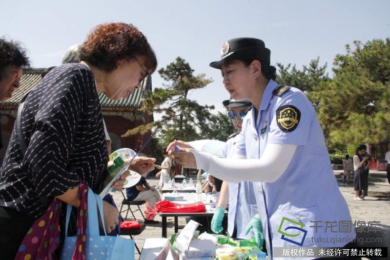 北京东城区食药局开展庆七一主题党日系列宣