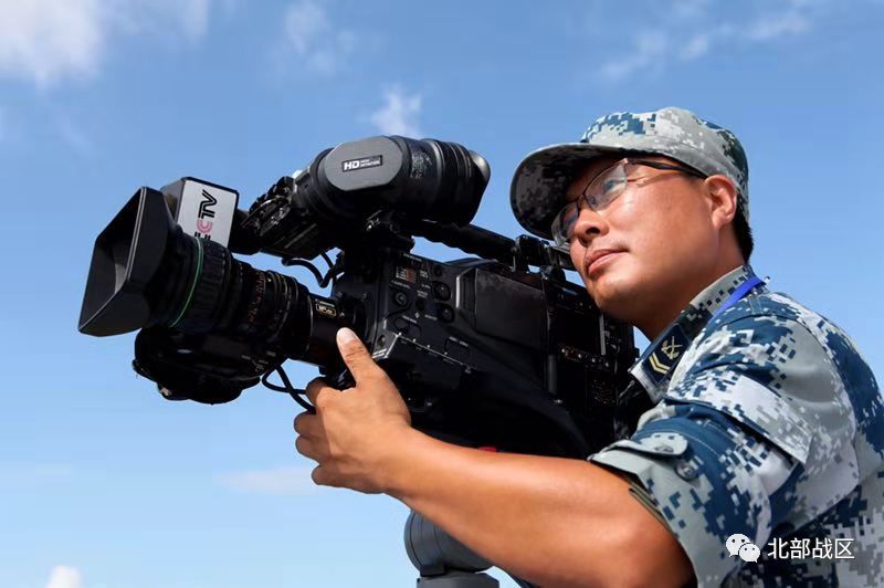 以笔作枪,写尽军旅,最美“兵记者”一直在路上!