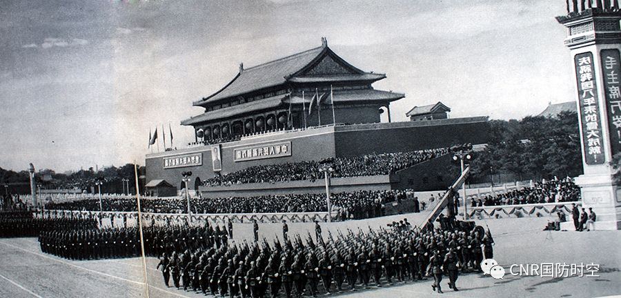 阅兵·档案 | 1957年国庆阅兵:我国制造的战斗机首次受阅