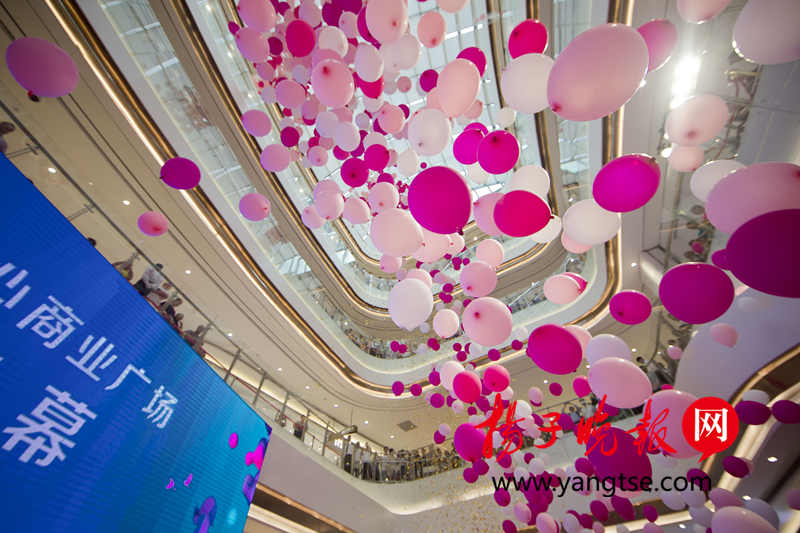 苏州奥体中心商业广场和游泳馆正式对外开放