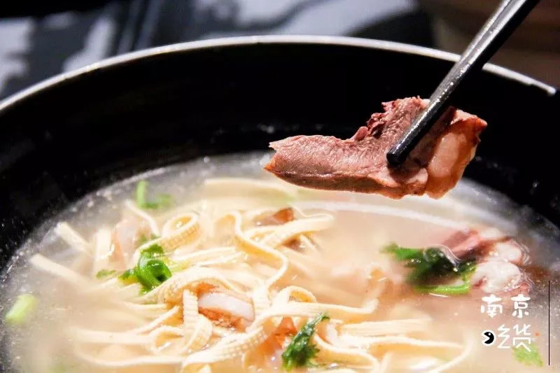 好吃到丧心病狂!被抖音刷上热门的雨花客厅,并