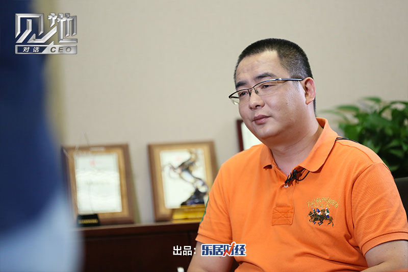 布衣老总_精华布衣图