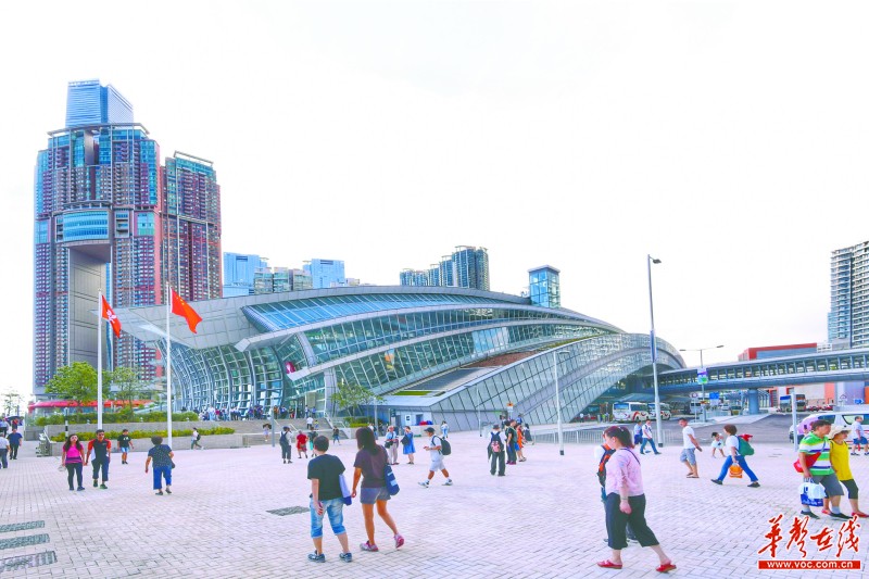 乘着高铁去香港