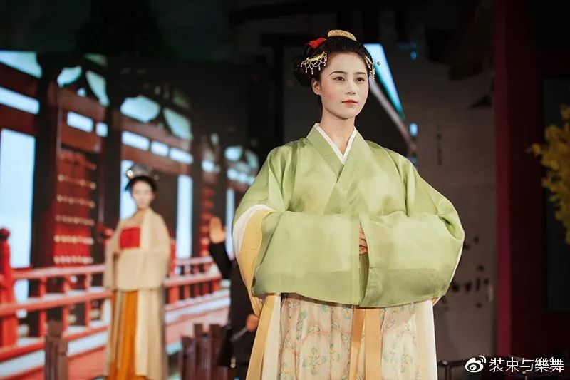 穿着汉服火爆抖音,还登上了《天天向上》?他们