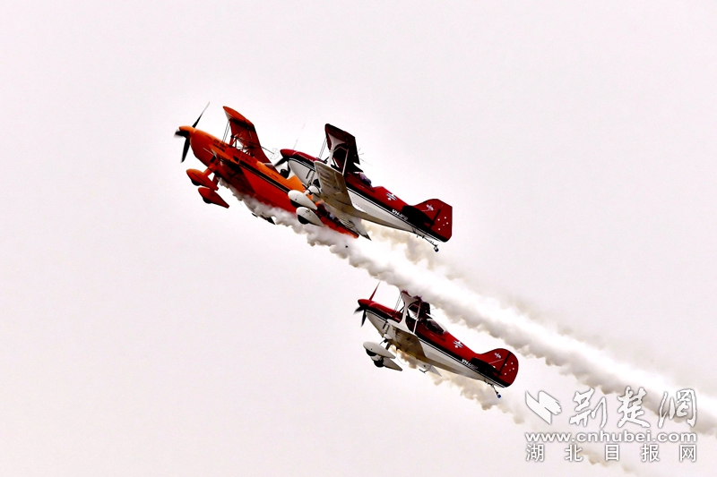 2018RENO国际航空锦标赛武汉开赛 多机上演
