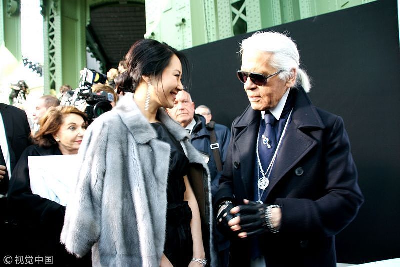 这么多明星合影,老佛爷究竟看上了她们哪儿?