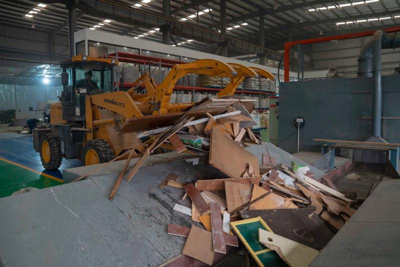 金山区建成上海最大大件垃圾处置站,看看大件垃圾如何“变废为宝”