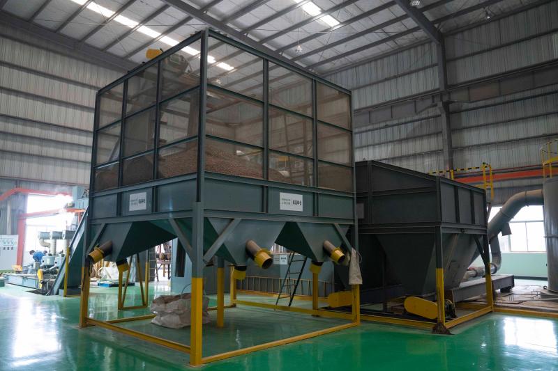 金山区建成上海最大大件垃圾处置站,看看大件垃圾如何“变废为宝”