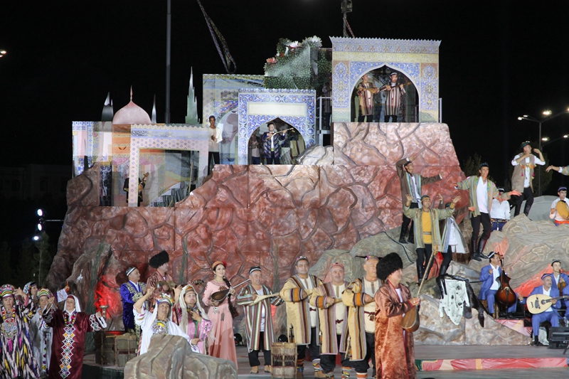 乌兹别克斯坦举办首届国际民间口头说唱艺术节 “陕北说书”艺人代表中国参演受关注