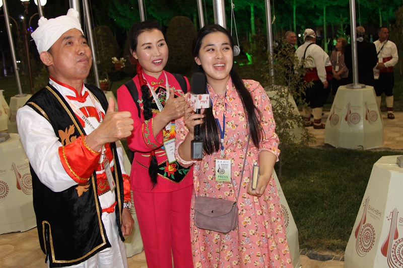 乌兹别克斯坦举办首届国际民间口头说唱艺术节 “陕北说书”艺人代表中国参演受关注