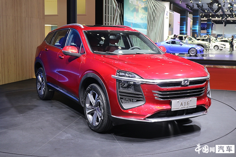 众泰全新紧凑SUV车型A16上海车展亮相