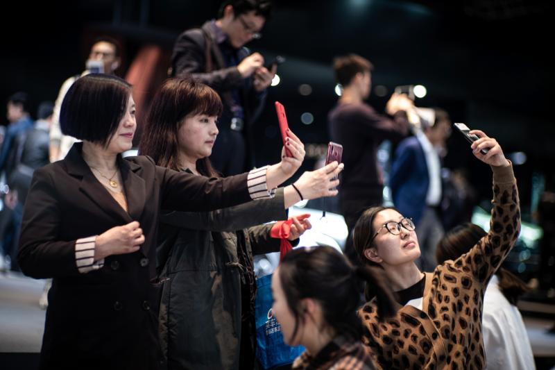 西安女车主维权后,奔驰在上海车展还好吗?