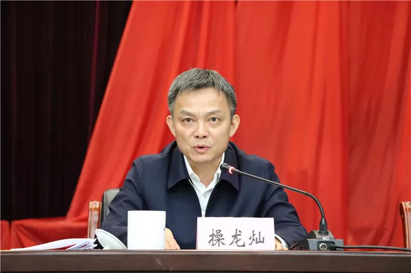 大满贯网投官网 - 济南奇葩老人以鸡为宠物生活三年