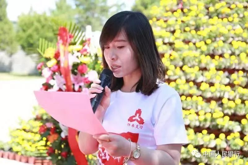 365足球投注|官网·这个早餐饼我家最爱吃,手不沾面,软乎乎,放把这叶子,满口香