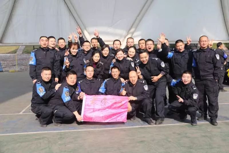 2005年,王涛来到文林派出所工作,一干就是9年。
