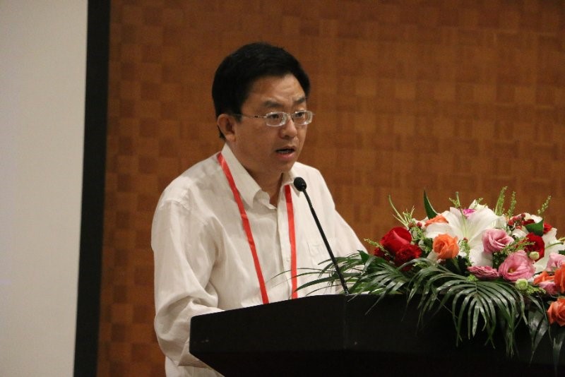 2018网络公益高峰论坛举行 扬子晚报等11个优