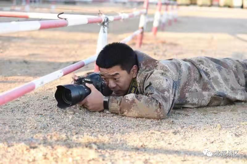 以笔作枪,写尽军旅,最美“兵记者”一直在路上!