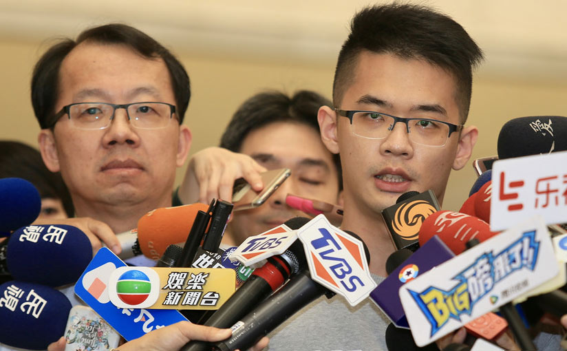 李敖儿子李戡(右)