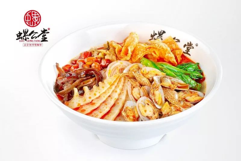 丧心病狂的炒粉教授螺公堂，居然拿菠萝来炒螺蛳粉?