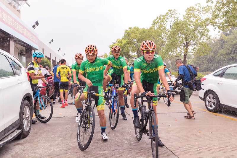 江苏-陕西-新疆牵手公益活动, 丝路信使 国际自