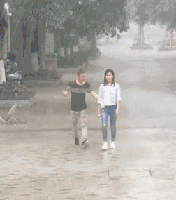 搞笑gif:爱有多深伤就有多深, 哥们到底犯什么错了?