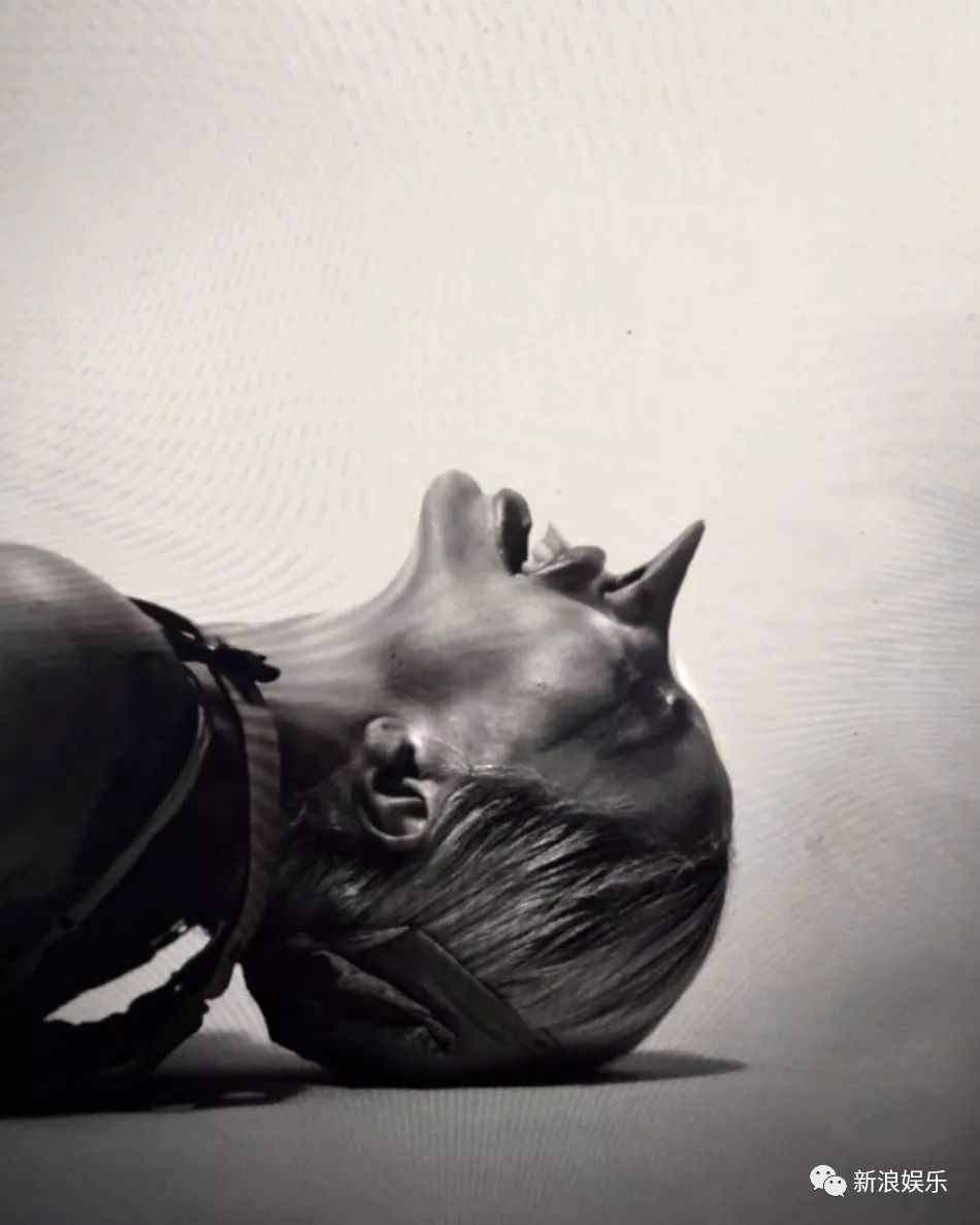 不懂时尚 | 这是要起飞？但她真是肉眼可见的美了好多！