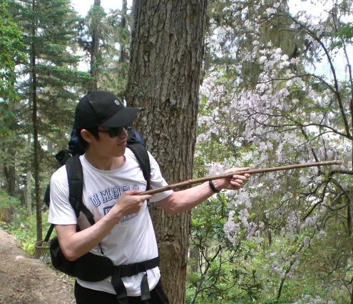 陈勤平时喜欢登山、徒步等户外活动，图自陈勤脸书账号