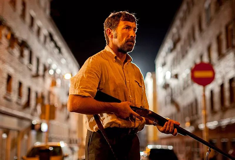 西班牙最强复仇电影,不但报仇还睡了仇人老婆