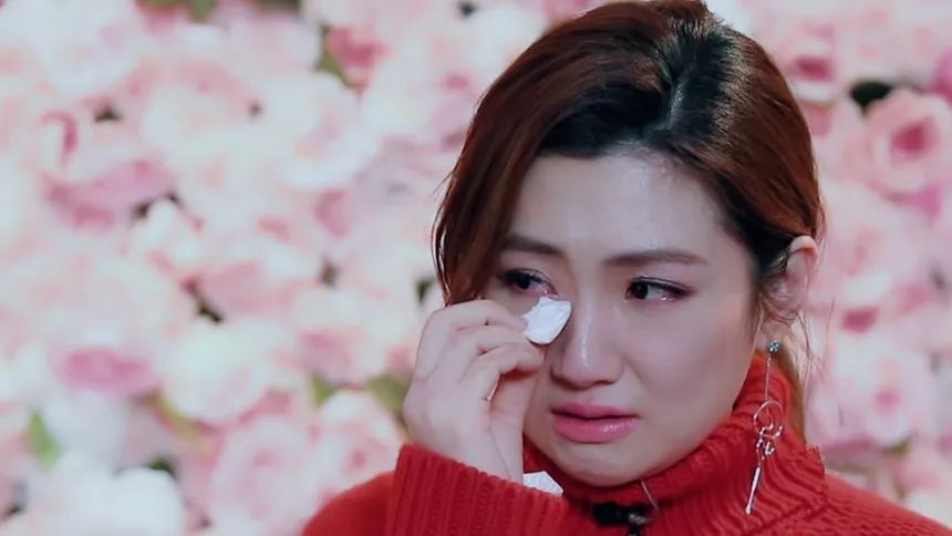 Selina任家萱泪崩:“爸爸,你害了我和妹妹。”