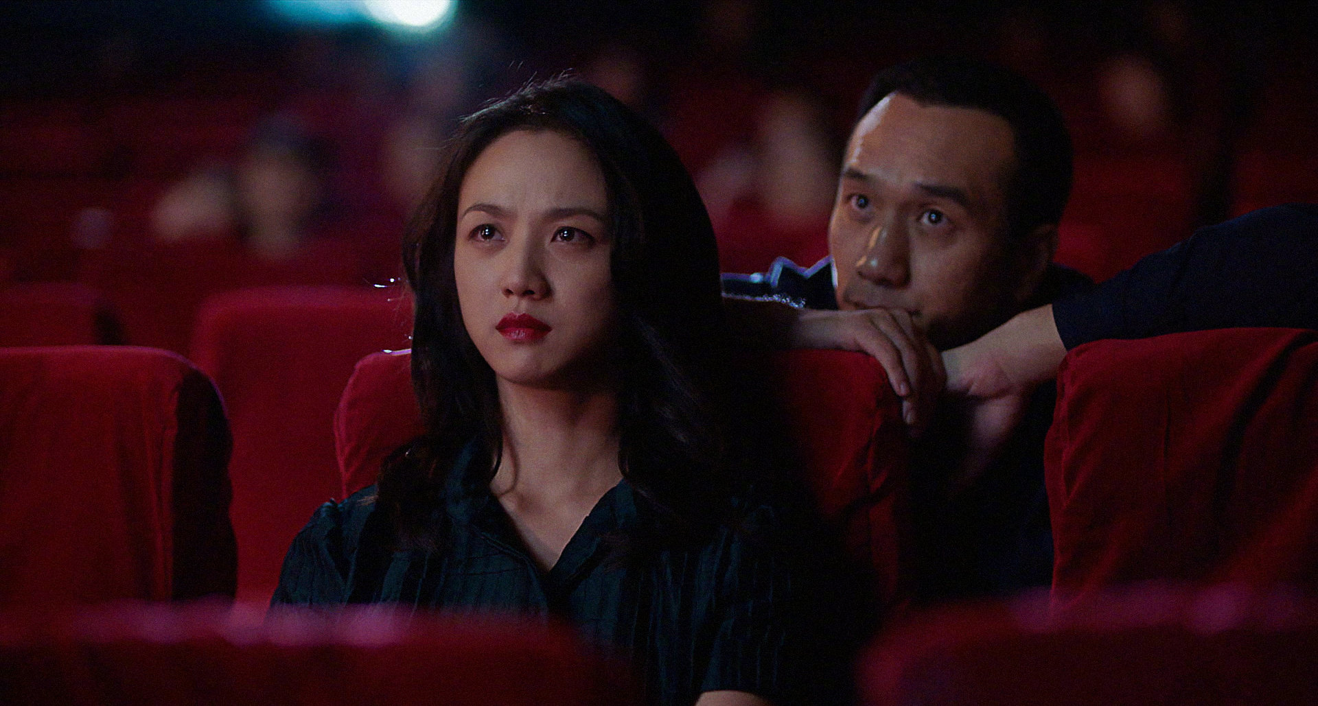 《地球最后的夜晚》票房大跳水,这锅谁来背?