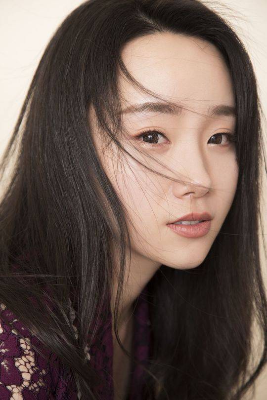北京90后女演员杜少杰 入川主演《笑里藏刀》女一号