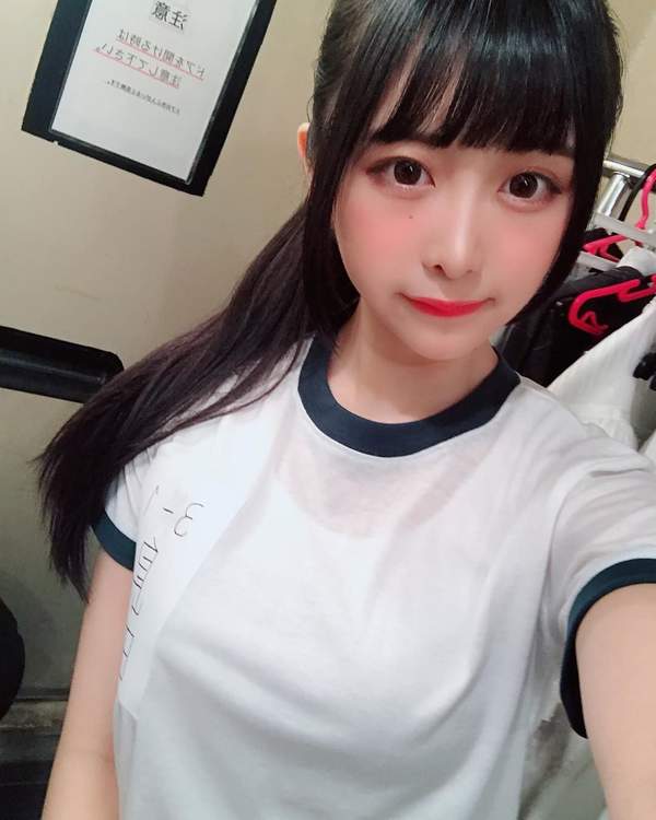 日本呆萌美女主播婚车美照胸有大痣,清纯可福利坐美女图片