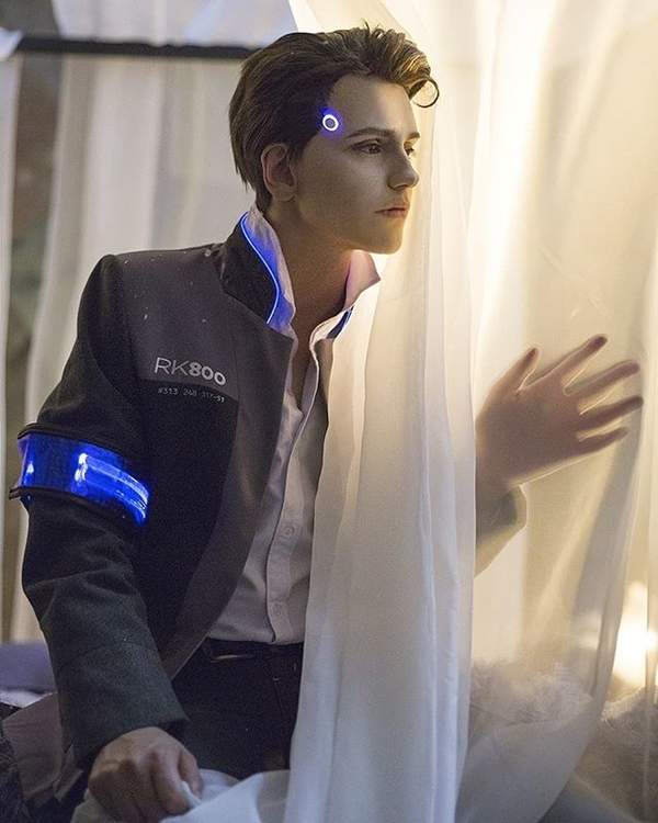 俄罗斯小哥Cos《底特律:变人》康纳 颜值爆表,帅炸天