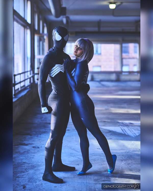 《漫威蜘蛛侠》小虫Cos集锦 好逗比的蜘蛛警察!(图)