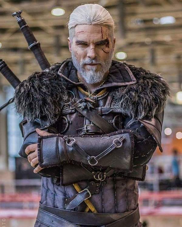 �����˿��11���ȴ�����ɫCos ����Ӳ���������İ��о�