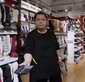 笑岔气系列:中国霸气女店家全英文与老外砍价