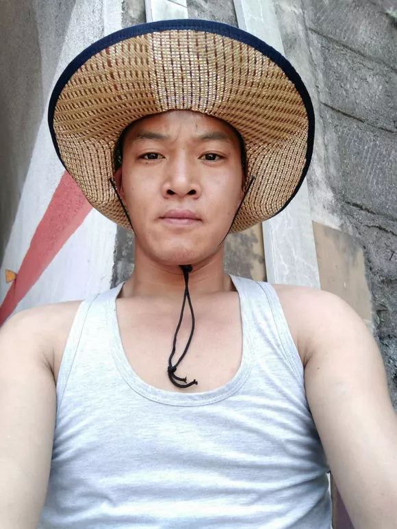 ps恶搞第571期:求大神把我的车p成豪车,圆我土豪梦!