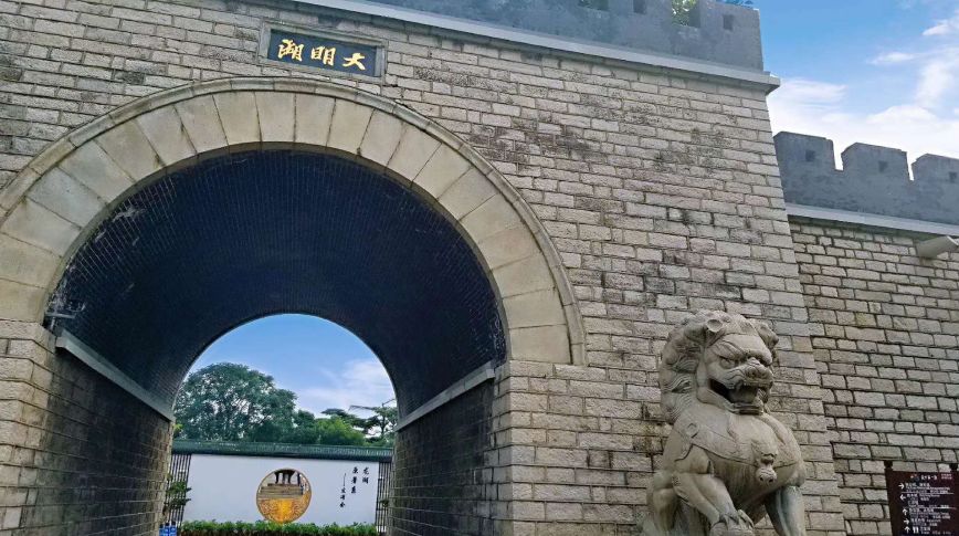 a别墅了!六载登峰别墅系原著v别墅龙湖!济南大门圣豪华别墅佛莱图片